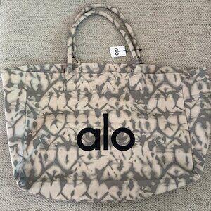 alo yoga Tote Bag